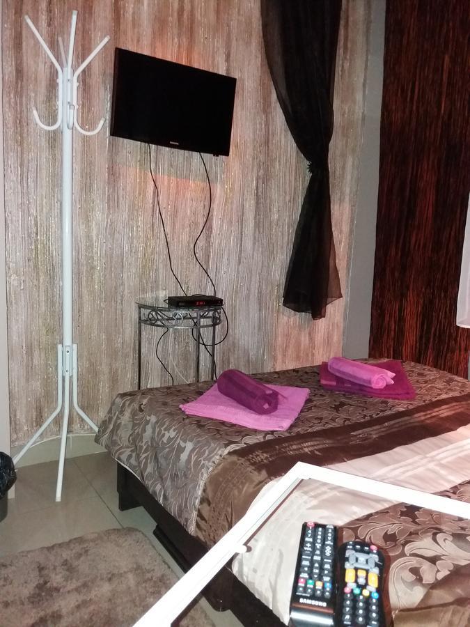 Lawendowy Hostel Cracovia Esterno foto