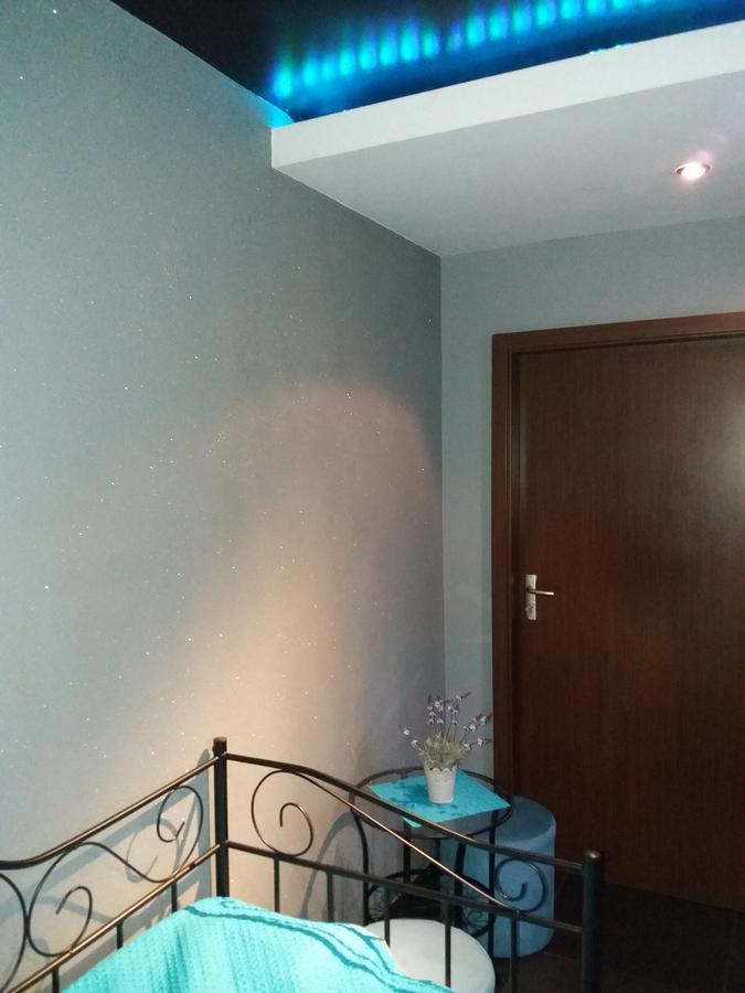 Lawendowy Hostel Cracovia Esterno foto