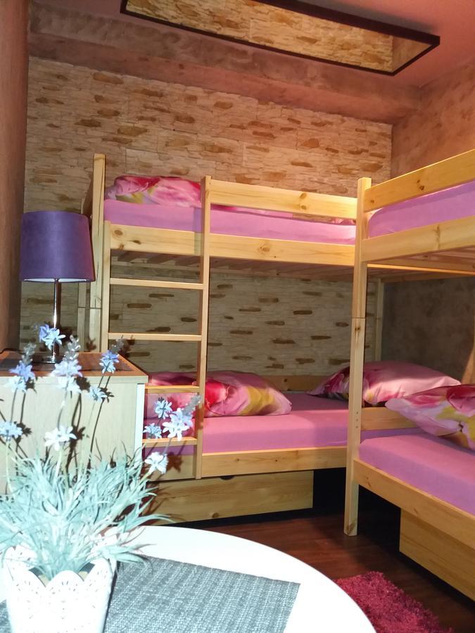 Lawendowy Hostel Cracovia Esterno foto